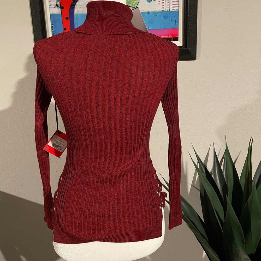 Sweater, - Picture 2 of 5